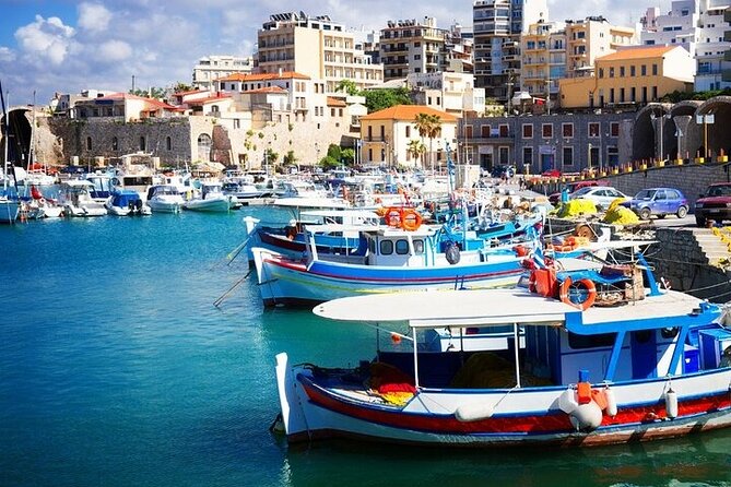 Samples and displays of ancient Minoan culture at Heraklion Museum